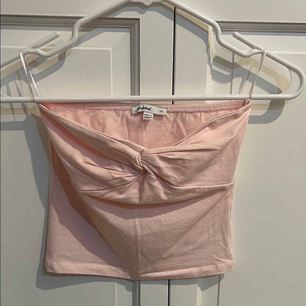 Subdued cropped strapless top